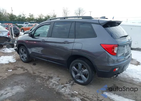 2019 Honda Passport Touring z USA, uszkodzony, nr VIN 5FNYF8H9XKB000482